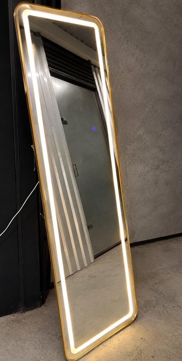 ESPEJO LED CUADRADO 1.60 CM X 50 CM